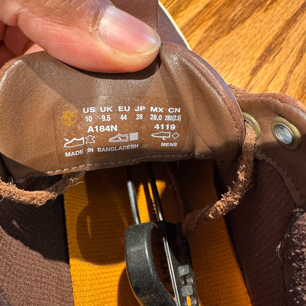 Timberland Brown Leather Chukka Boots - Picture 3 of 3